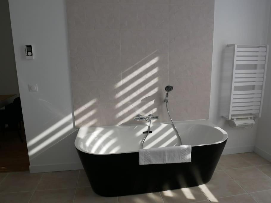 Clos De La Providence, Gite, Piscine Et Spa 3 Chambres Nolay  Buitenkant foto
